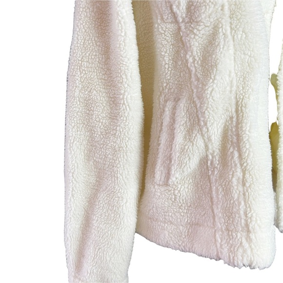 Torrid NWT Trucker Jacket - Faux Shearling White Size 1X Button Front Collared. - Picture 6 of 8